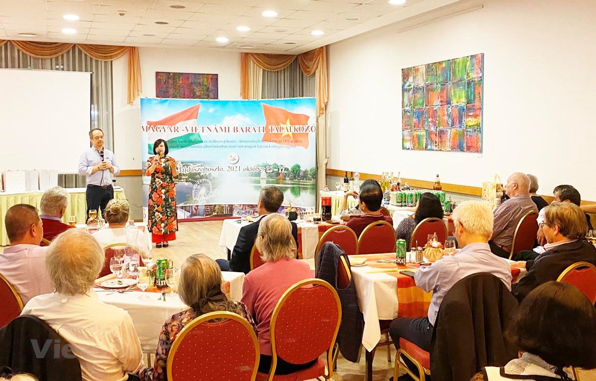 Traditional friendship exchange between Vietnam and Hungary